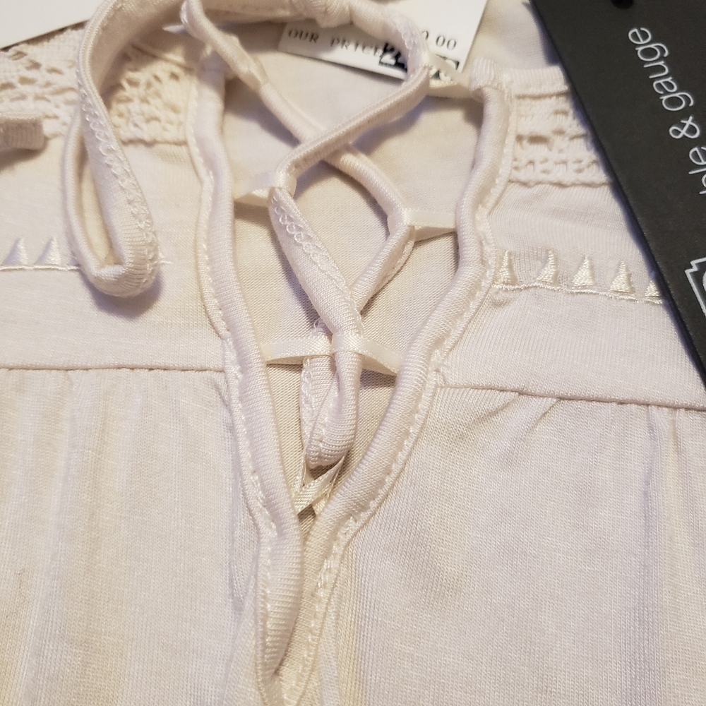 Cable & Gauge ladies Top - Picture 3 of 8